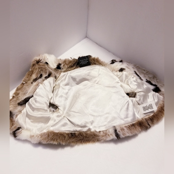The Childrens Place Spotted Faux Fur Cropped Vest Girl Jacket Sz 24 M Brown. NWT - Picture 2 of 9
